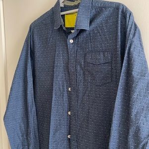 Men’s large Descendant of Thieves dress shirt.